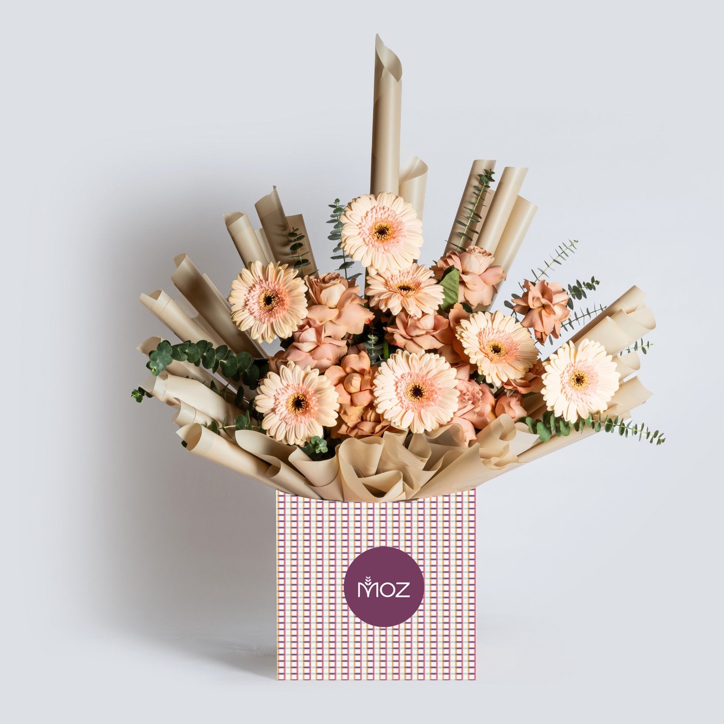 Cafe Del Mar | Cream Roses & Gerbera Bouquet