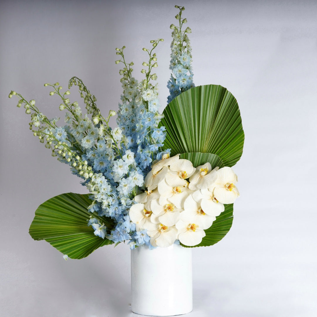 blue flowers arrangement 
