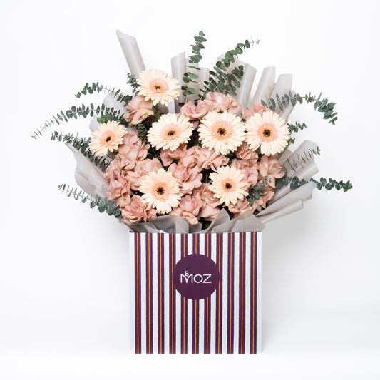 Cafe Del Mar | Cream Roses & Gerbera Bouquet