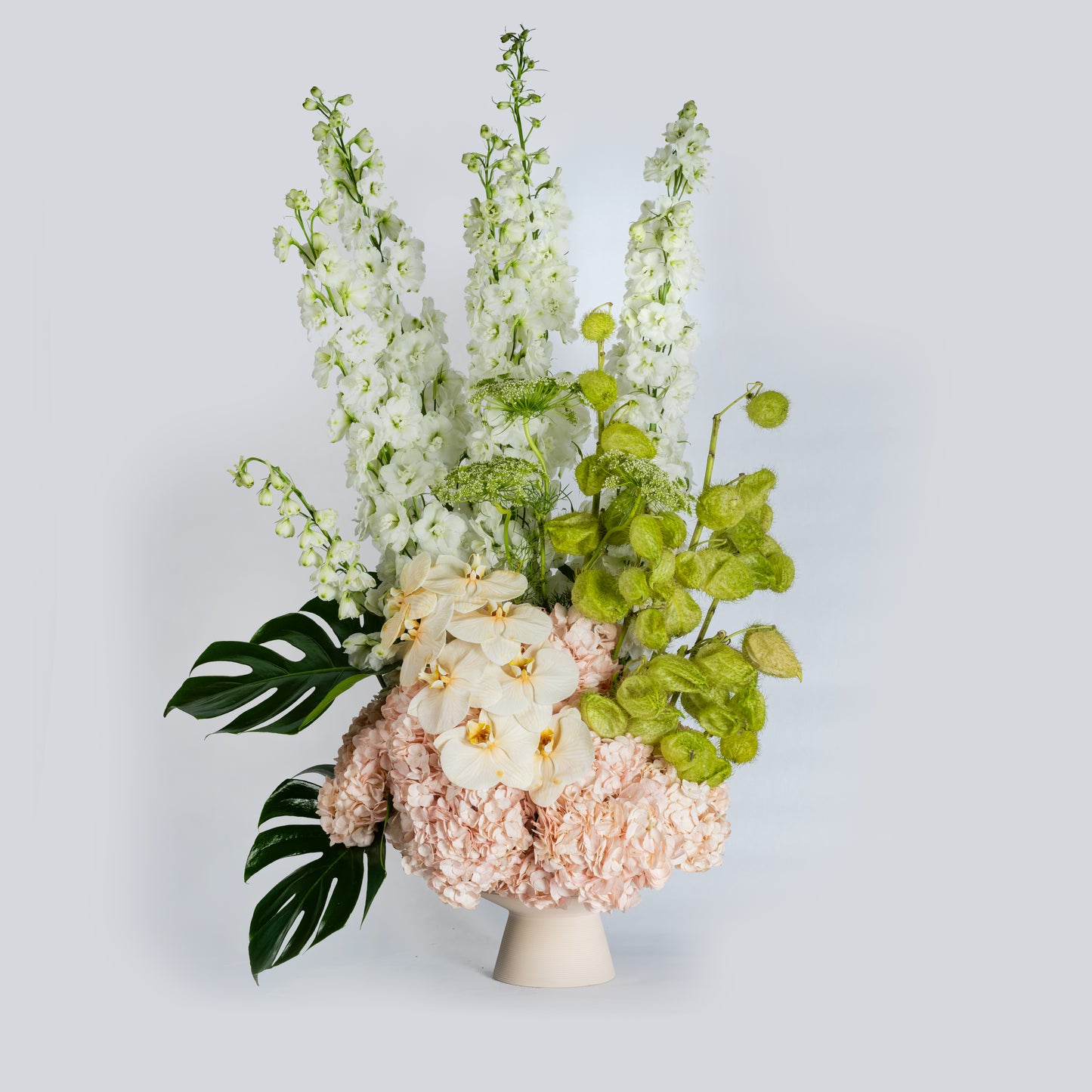 modern flower arrangement 